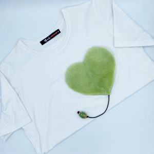 t-shirt con cuore verde
