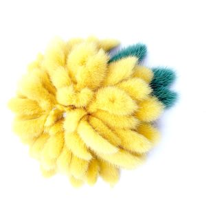 Spilla a fiore Calliope in visone giallo